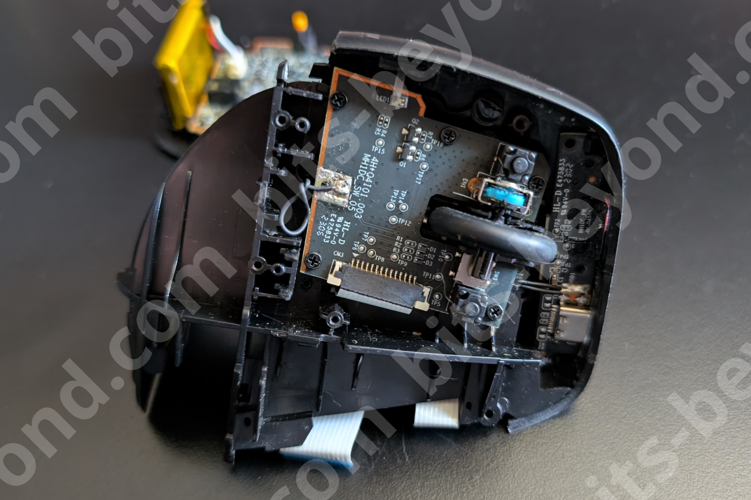 View of the PCB and the scroll wheel encoder